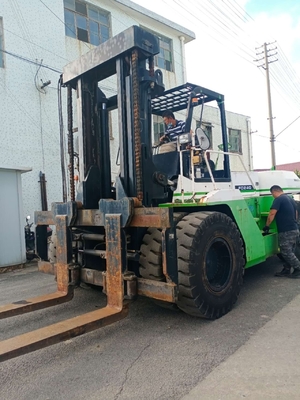 2020 Wheel Machine Komatsu FD240 Used Forklift from Japan Hydraulic Original Machine