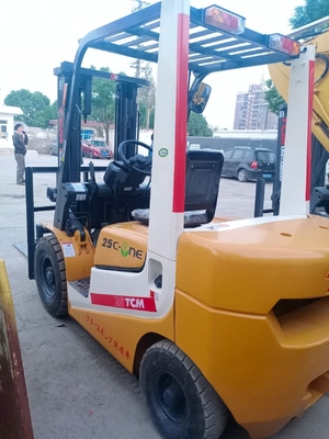 Japan Original TCM FD25 2Ton Forklift with 96KW EPA Engine and Hydraulic System
