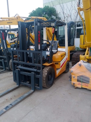 Japan Original TCM FD25 2Ton Forklift with 96KW EPA Engine and Hydraulic System
