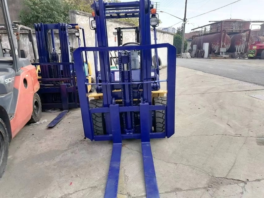 Used Komatsu FD30 Small Forklift Truck 3TON from Japan Excellent Working Condition