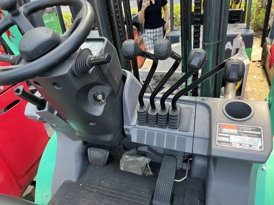 122mm Fork Width Mitsubishi FD35 3.5TON Secondhand Diesel Engine Pallet Lifting Truck