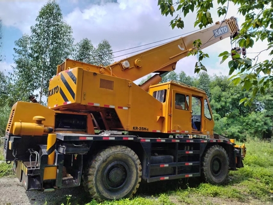 Kato KR-35H Used Crane with Japan Engine and 35ton Operating Weight in Hot Demand