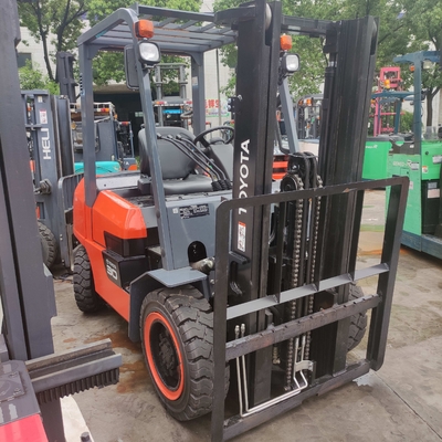 3000 KG Year 2023 TOYOTA Japan Made FDZN30 3 TON Forklift Diesel Pallet Lifting Truck