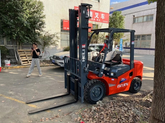 HELI 35 Mini 3.5 Ton Pallet Lifting Truck with Low Working Hours and 940mm Fork Width