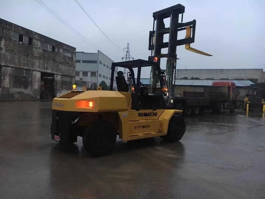 10 Ton Low Hours Komatsu FD100 Forklift Heavy Equipment with Good Lifting Capacity