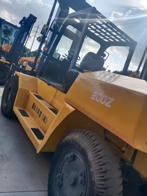 20 Ton Diesel Forklift KOMATSU FD200 for Container Handling in Building Material Shops