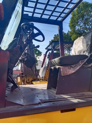 20 Ton Diesel Forklift KOMATSU FD200 for Container Handling in Building Material Shops