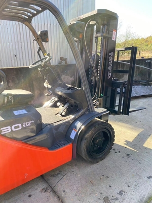 3 Ton TOYOTA FD30 Diesel Forklift Truck with Hydraulic Lifting in Excellent Condition