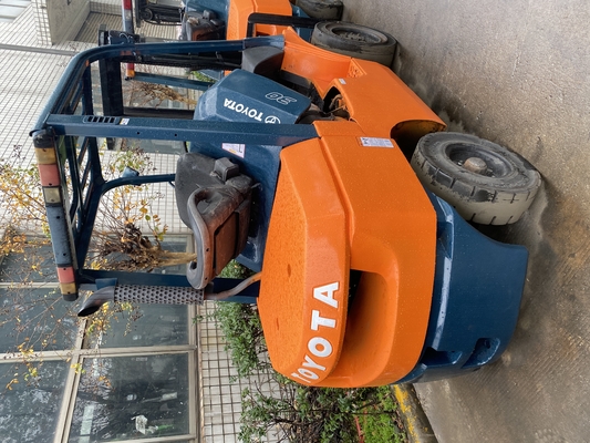 Japan TOYOTA FD30 Diesel Forklift 3 Ton Pallet Lifting Truck with Low Working Hours