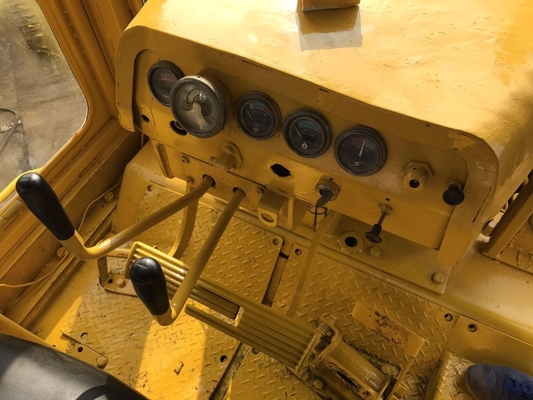 Komatsu D85 Construction Machinery D85 Crawler Bulldozer with 142KW and Hydraulic Valve