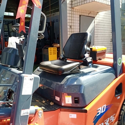 3 Ton Forklift FD30 with 3 Masts Automatic/Manual Used Japan Heli Excellent Condition