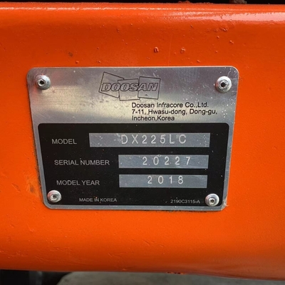 Moving Type Crawler Hydraulic Excavator Second Hand Doosan DX225LC Korean Used Digger