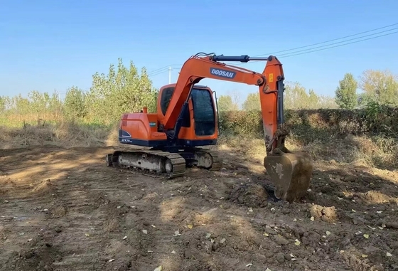 Doosan DX75 Used Excavator with Original Paint and High Operating Efficiency in Japan