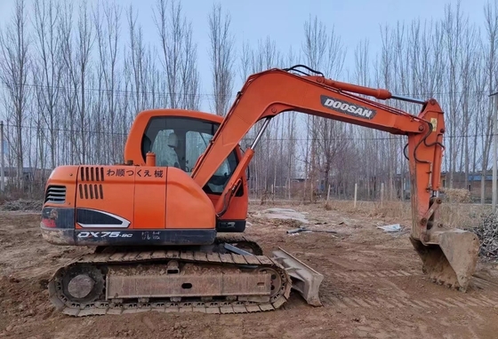 Doosan DX75 Used Excavator with Original Paint and High Operating Efficiency in Japan