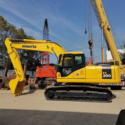 20ton digger in Shanghai yard Komatsu pc200 excavator used with 105KW hydraulic pump