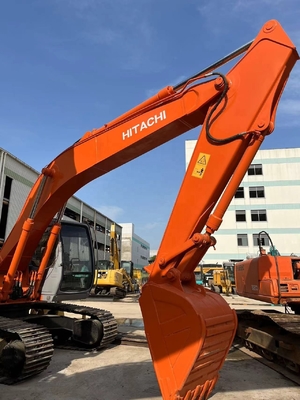 Used Excavator Hitachi EX200-3 in Good Working Condition at Affordable with Red Color