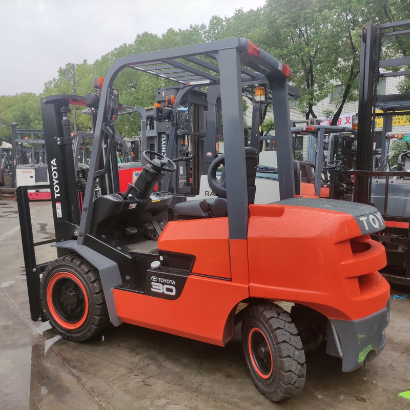 3000 KG Year 2023 TOYOTA Japan Made FDZN30 3 TON Forklift Diesel Pallet Lifting Truck