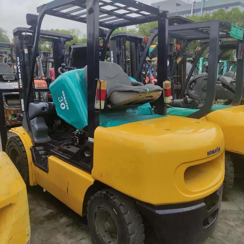 3000 KG Weight KOMATSU FD30 3 TON Pallet Lifting Truck on for Warehouse Container
