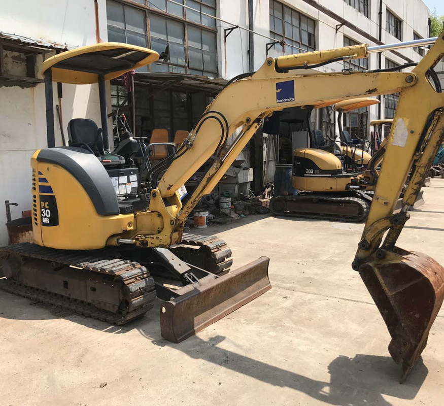 3000 KG Komatsu 3T Forklift in Good Condition with Low Working Hours
